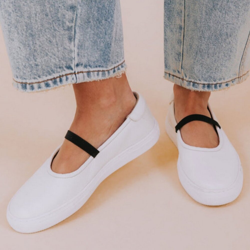 Seychelles Moon Child Slip On Flat Shoes Sz. 6.5 NWT run big
